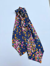 Iris Cravat