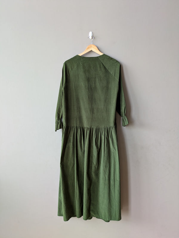 Pearl Moss Green (Medium)