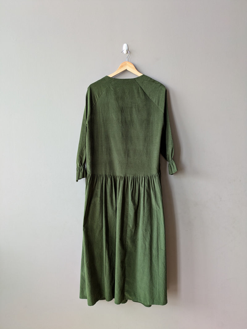 Pearl Moss Green (Medium)