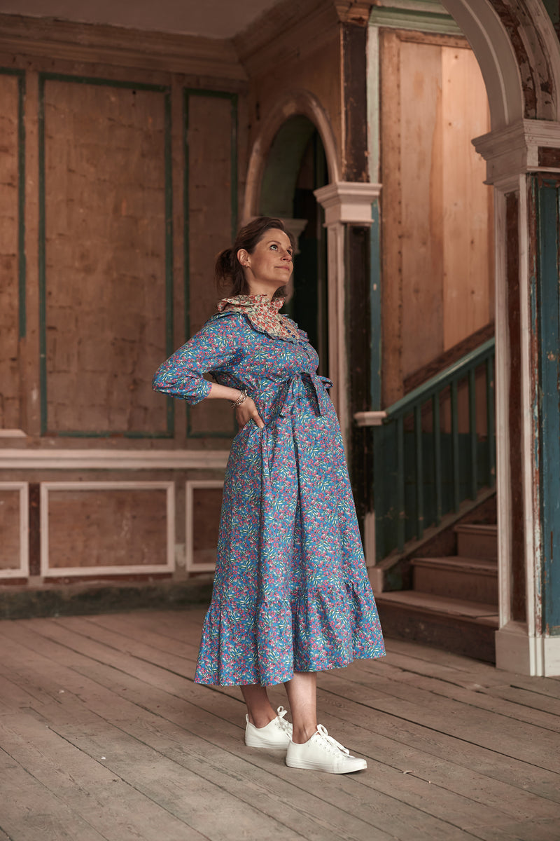 Cora Dress in Contrast floral (medium and large)